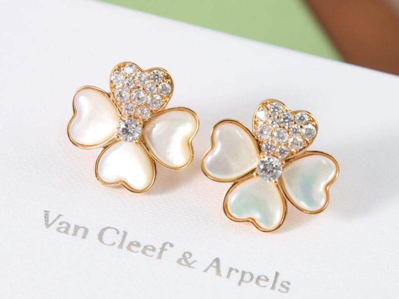 Van Cleef &Arpels 梵克雅宝cosmos 四叶草贝母耳拍 - Image 2