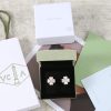 Van Cleef &Arpels 梵克雅宝cosmos 四叶草贝母耳拍