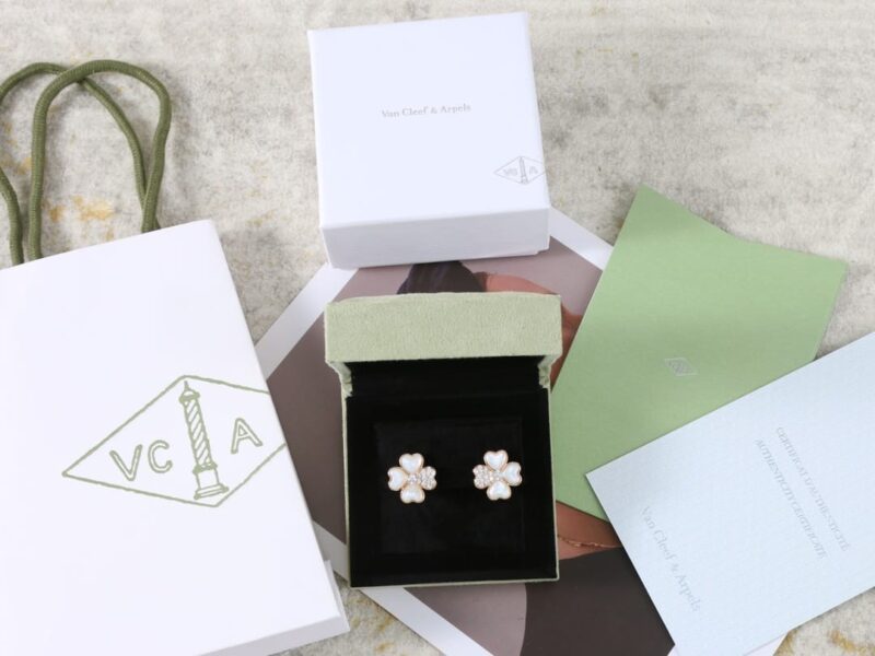 Van Cleef &Arpels 梵克雅宝cosmos 四叶草贝母耳拍 - Image 3