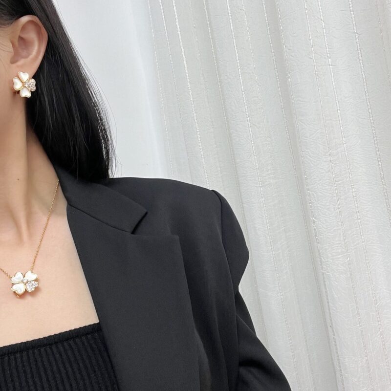 Van Cleef &Arpels 梵克雅宝cosmos 四叶草贝母耳拍 - Image 5