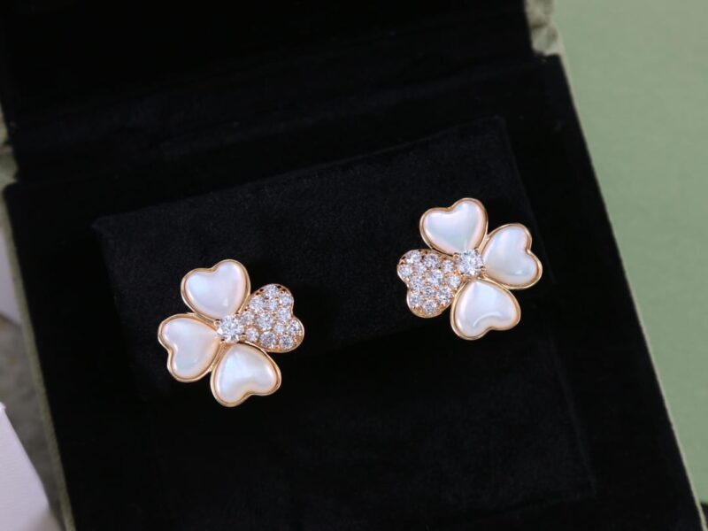 Van Cleef &Arpels 梵克雅宝cosmos 四叶草贝母耳拍 - Image 6