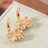 Van Cleef &Arpels 梵克雅宝cosmos 四叶草贝母耳拍