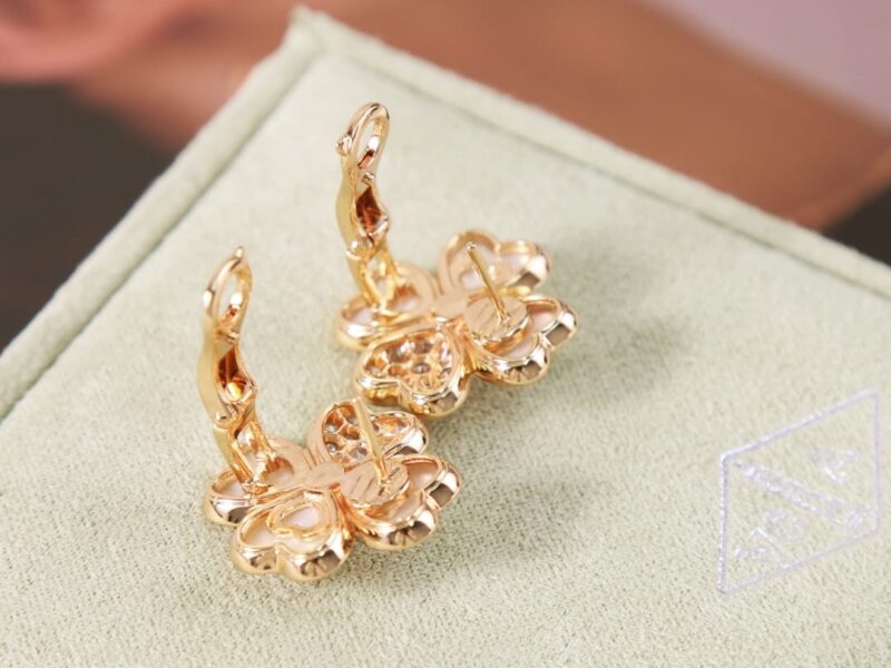 Van Cleef &Arpels 梵克雅宝cosmos 四叶草贝母耳拍 - Image 9