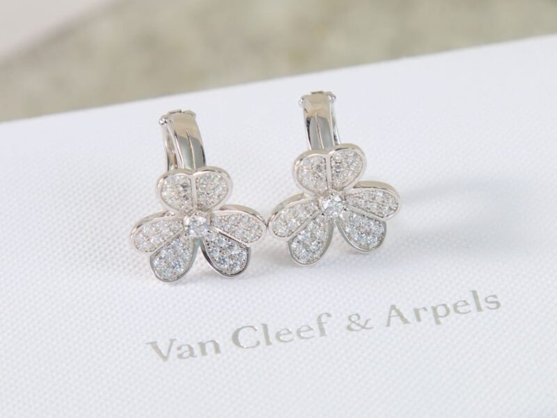 Van Cleef &Arpels 梵克雅宝三叶草耳拍耳钉 - Image 10