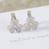 wsxc1677154945696_5.jpg Van Cleef &Arpels 梵克雅宝三叶草耳拍耳钉