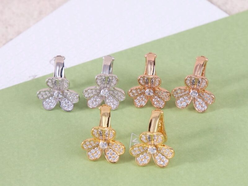 Van Cleef &Arpels 梵克雅宝三叶草耳拍耳钉 - Image 12