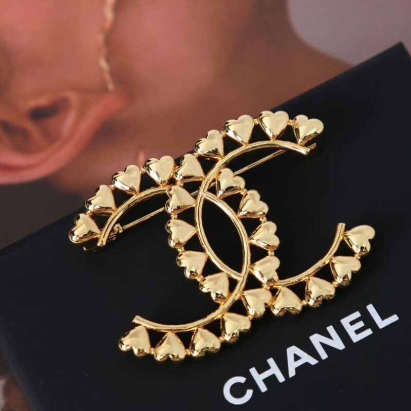 ☑️CHANEL香奈儿金色桃心爱心胸针
