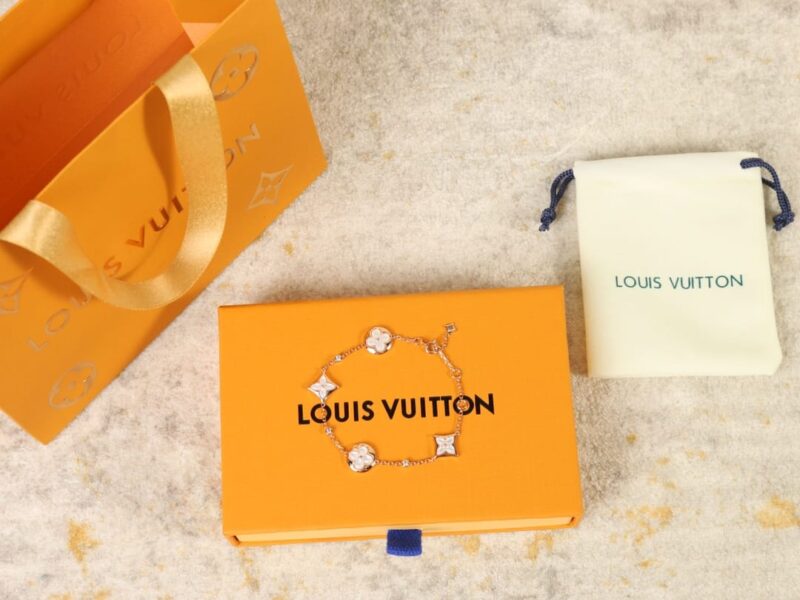 Louis Vuitton 路易威登 LV白贝母五花手链 - Image 5
