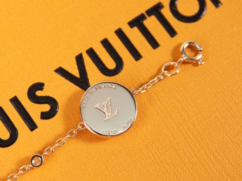 Louis Vuitton 路易威登 LV白贝母五花手链 - Image 9
