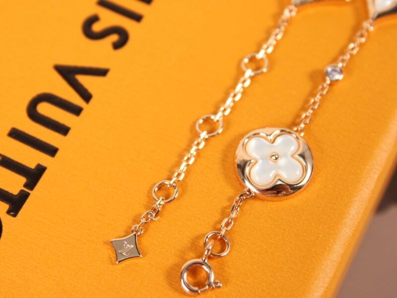 Louis Vuitton 路易威登 LV白贝母五花手链 - Image 10