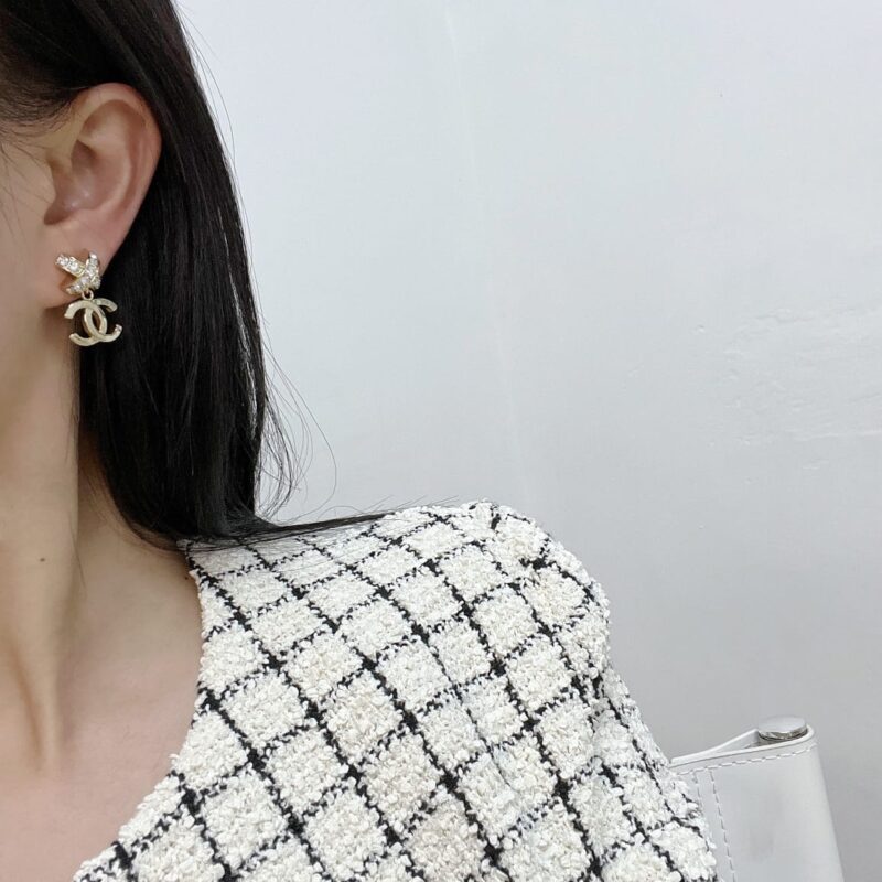 ☑️CHANEL香奈儿c2双C交叉满钻耳钉耳环 - Image 4