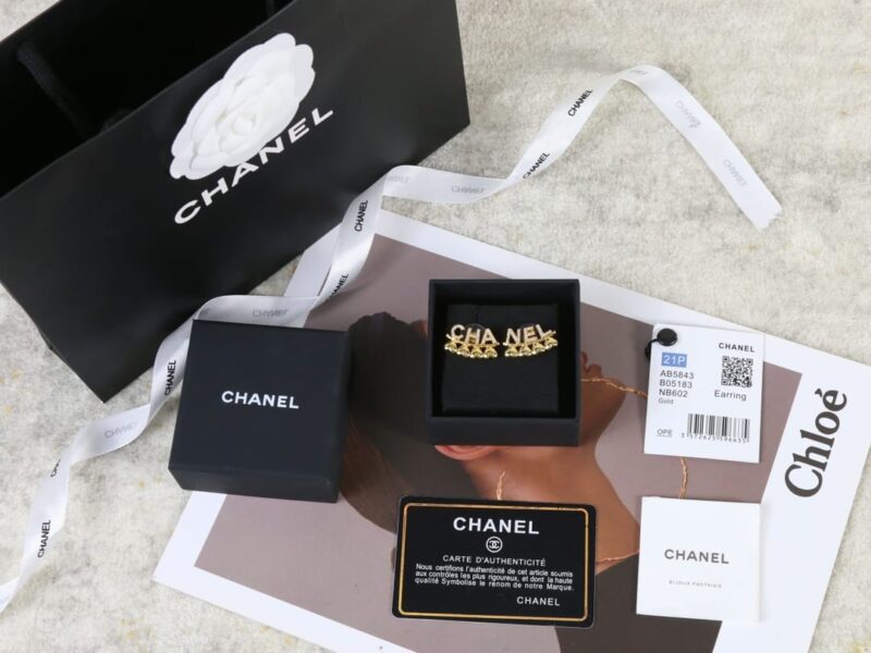 ☑️CHANEL香奈儿c1字母不对称耳钉耳环 - Image 3