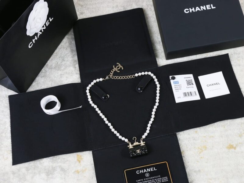 ☑️CHANEL香奈儿双c衣架包包珍珠项链 - Image 3