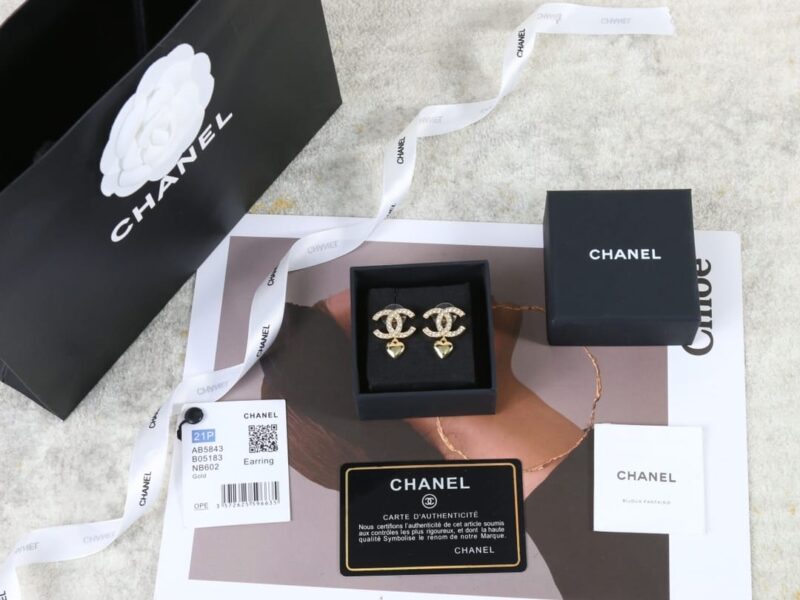 ☑️CHANEL香奈儿c2双C满钻桃心爱心耳钉耳环 - Image 3