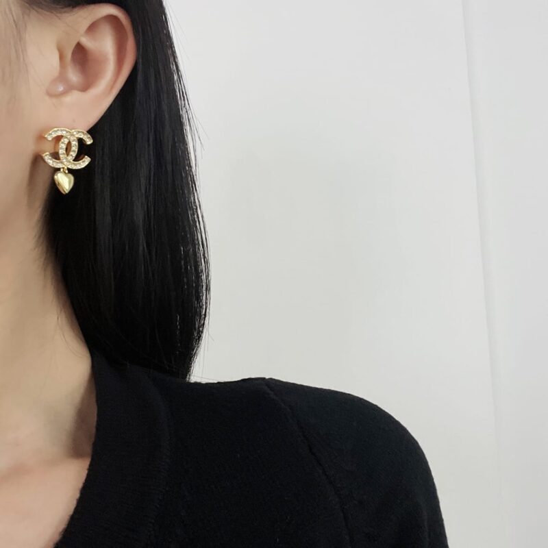 ☑️CHANEL香奈儿c2双C满钻桃心爱心耳钉耳环 - Image 4