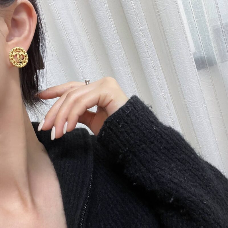 ☑️CHANEL香奈儿金色双c圆形爱心桃心耳钉耳环 - Image 4