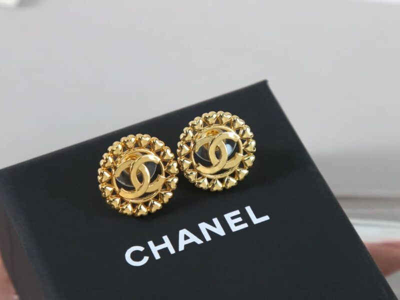 ☑️CHANEL香奈儿金色双c圆形爱心桃心耳钉耳环 - Image 5