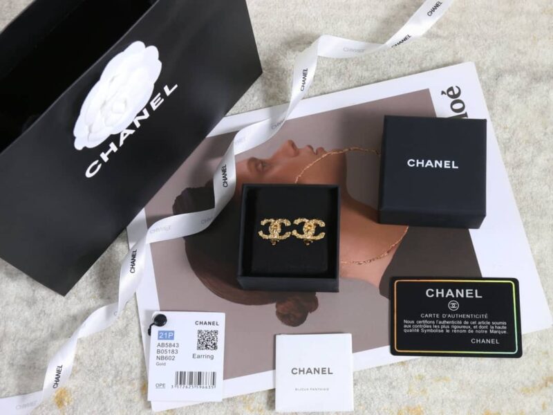 ☑️CHANEL香奈儿中古金色双c耳夹耳环 - Image 3