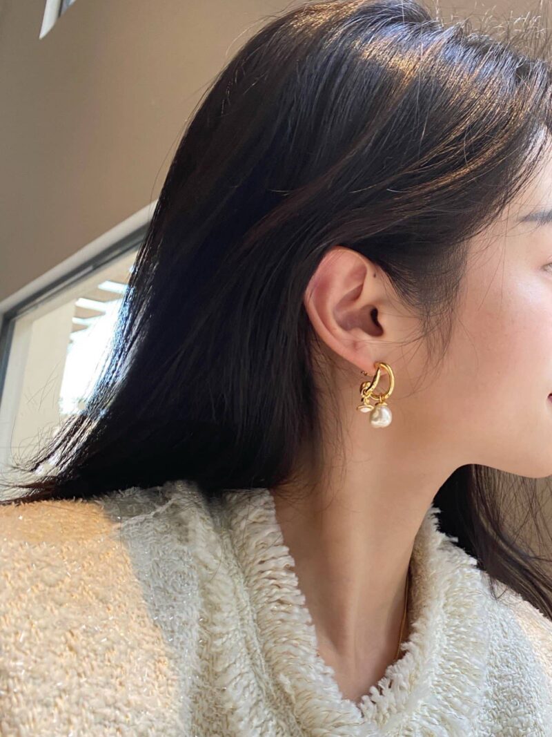 ☑️ Vivienne Westwood西太后金色土星珍珠耳钉耳环 - Image 9