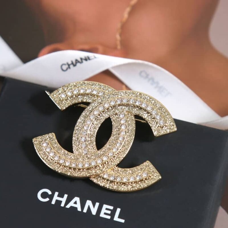 ☑️CHANEL香奈儿双c金色单排钻胸针