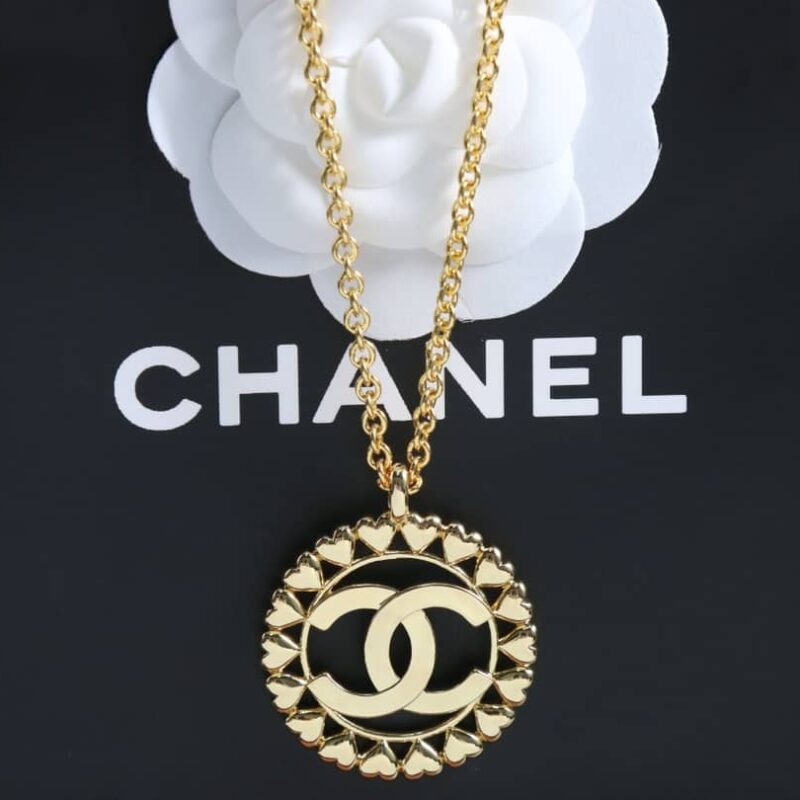 ☑️CHANEL香奈儿双c金色桃心爱心圆形长项链