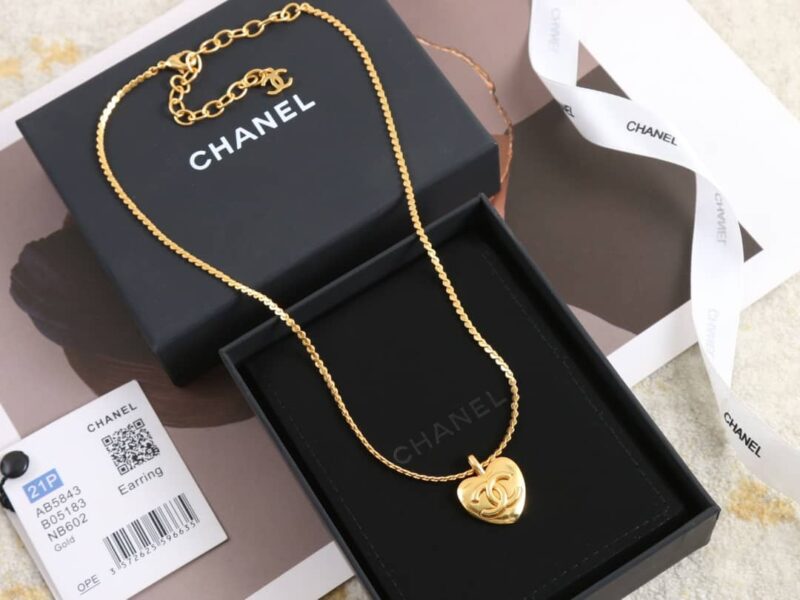 ☑️CHANEL香奈儿金色双c爱心桃心项链