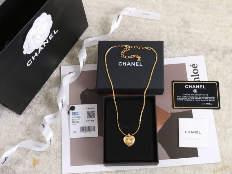 ☑️CHANEL香奈儿金色双c爱心桃心项链 - Image 3