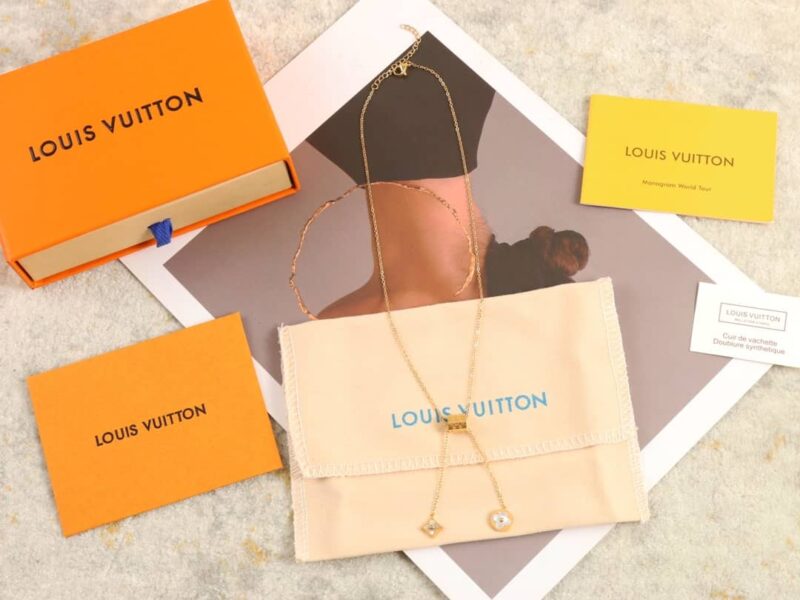 Louis Vuitton 路易威登LV白贝老花流苏项链 - Image 3