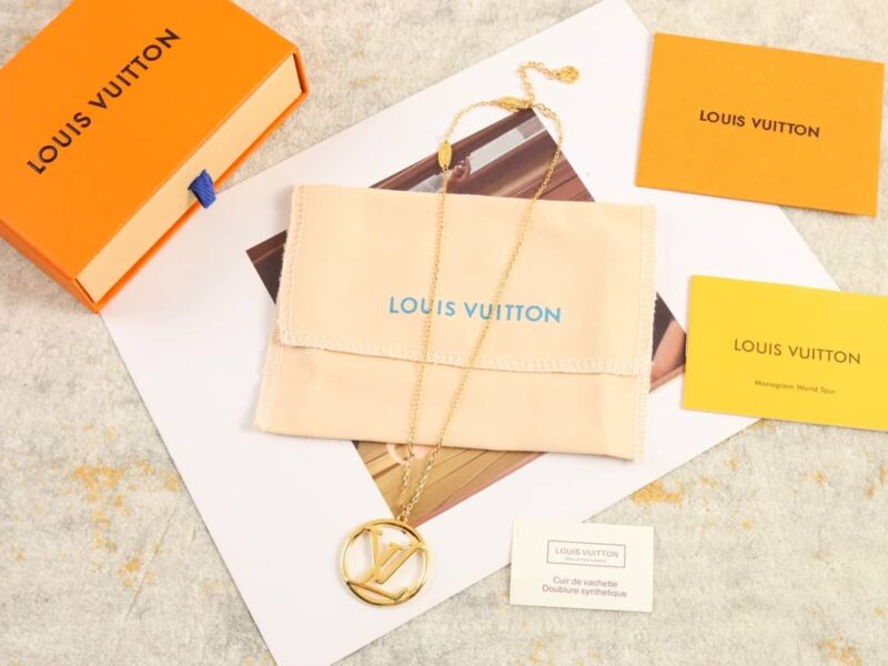 Louis Vuitton 路易威登LV字母圆形项链 - Image 3