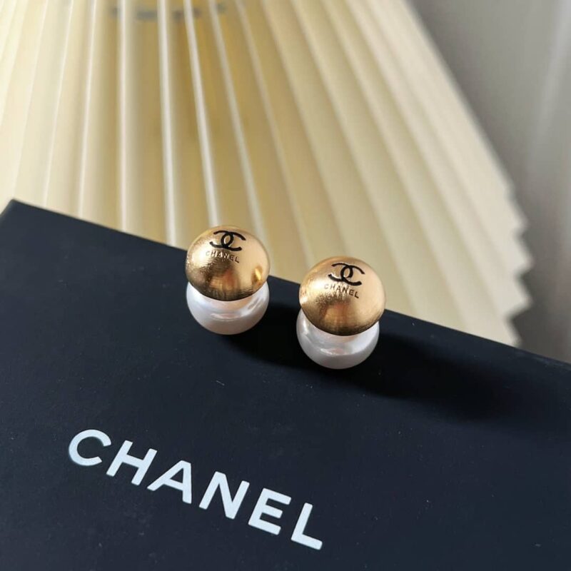 ☑️CHANEL香奈儿金色珍珠耳钉 - Image 3