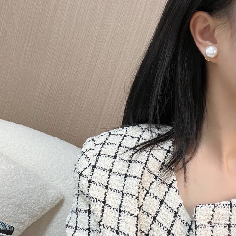 ☑️CHANEL香奈儿金色珍珠耳钉 - Image 7