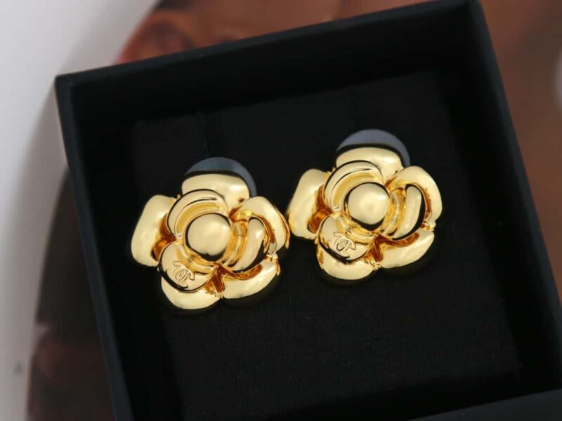 ☑️ 香奈儿中古系列c1金色山茶花耳钉耳环 - Image 2