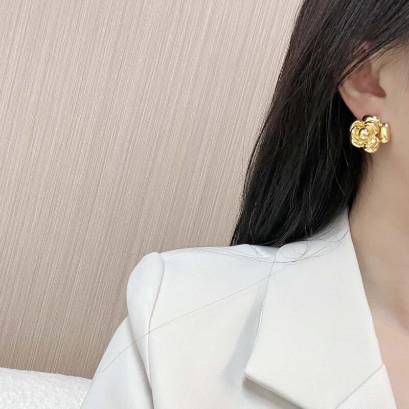 ☑️ 香奈儿中古系列c1金色山茶花耳钉耳环 - Image 4
