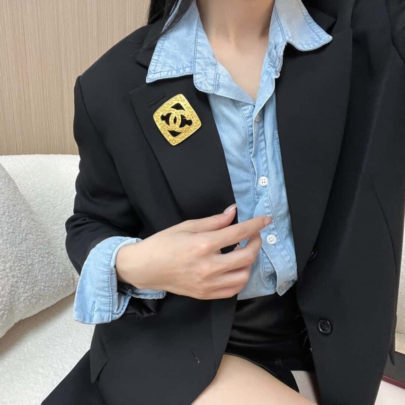 ☑️ 香奈儿中古系列金色菱形双c胸针 - Image 4