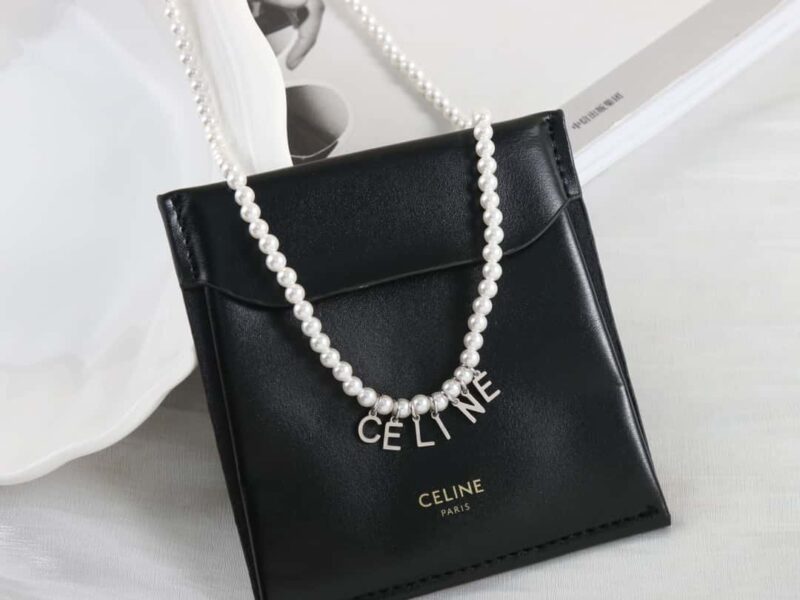 ☑️ Celine瑟琳流苏字母珍珠项链 - Image 2