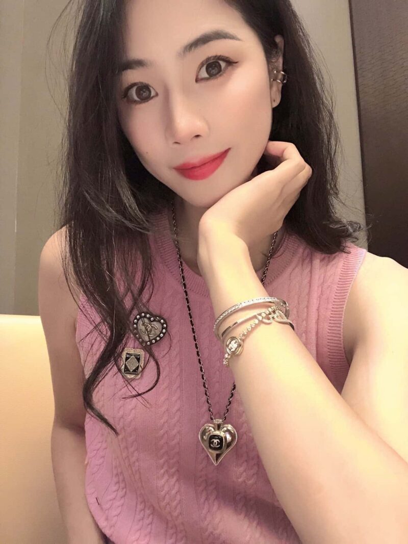 CHANEL香奈儿双c桃心黑皮绳项链 - Image 4