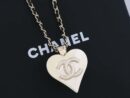 CHANEL香奈儿双c桃心黑皮绳项链