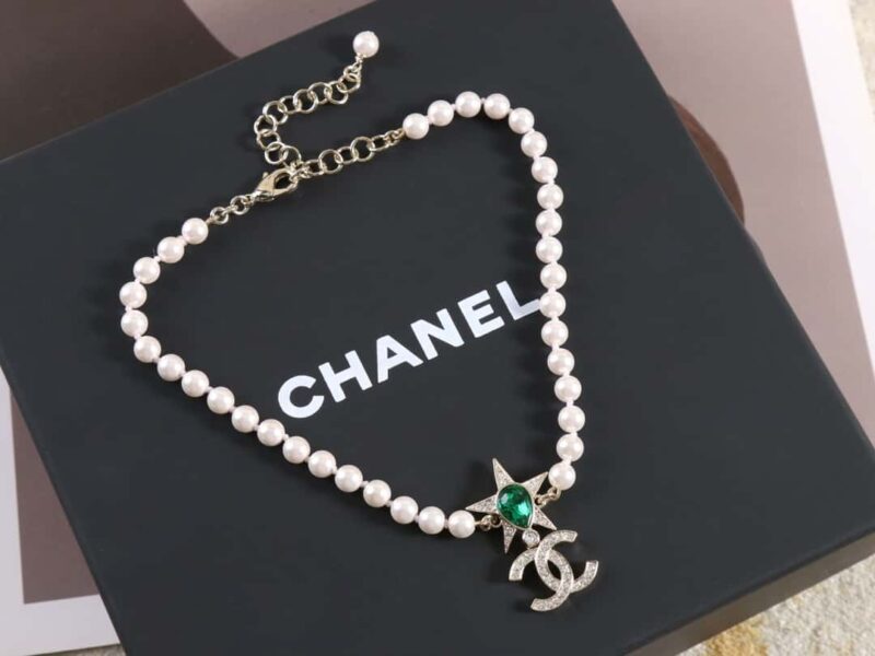 ☑️CHANEL香奈儿双c五角星⭐星星绿宝石珍珠项链 - Image 2