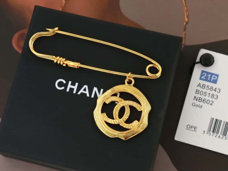 ☑️ 香奈儿中古系列别针金色圆形双c胸针 - Image 5