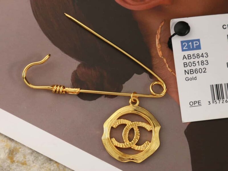 ☑️ 香奈儿中古系列别针金色圆形双c胸针 - Image 7