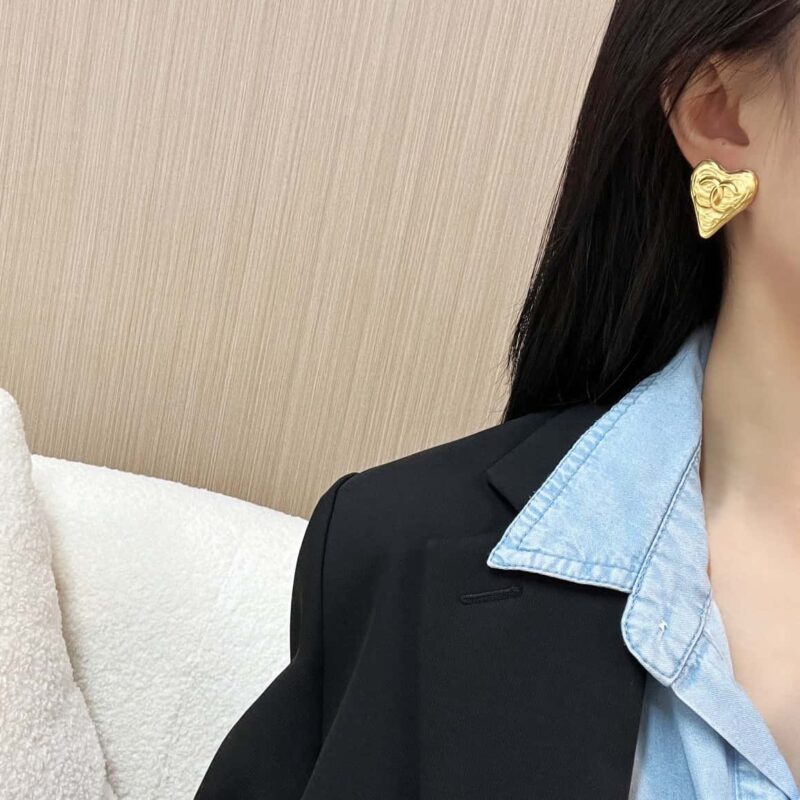 ☑️ 香奈儿中古系列金色桃心爱心双c耳环耳钉 - Image 5