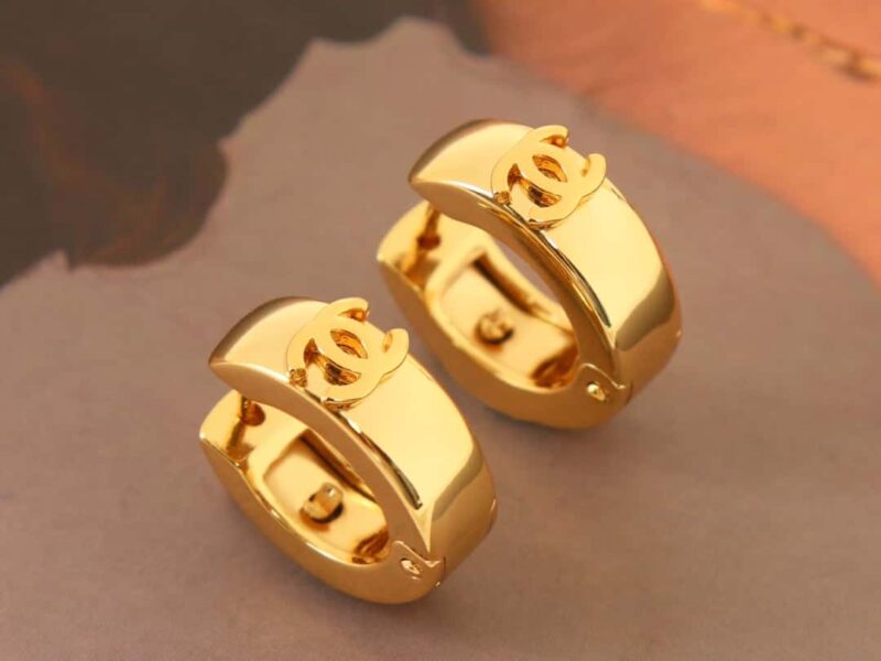 ☑️ 香奈儿中古系列金色双c半圆耳环耳钉 - Image 2
