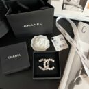 ☑️CHANEL香奈儿双c四叶草5字半珍珠胸针