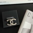 ☑️CHANEL香奈儿双c四叶草5字半珍珠胸针