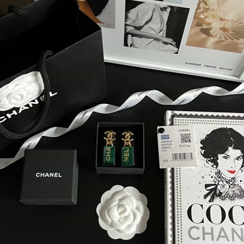 ☑️CHANEL香奈儿C2双c绿色方形耳钉耳环 - Image 3