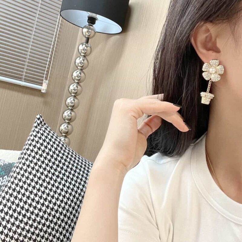 ☑️CHANEL香奈儿C1双c满钻花盆耳钉耳环 - Image 5