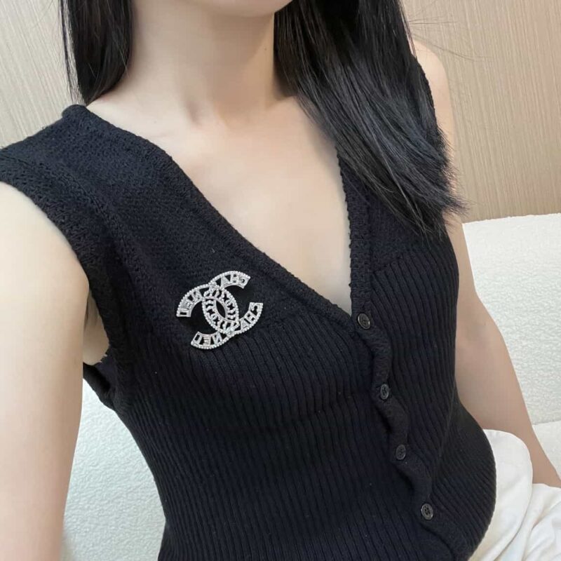 ☑️CHANEL香奈儿双c镂空满钻胸针 - Image 4