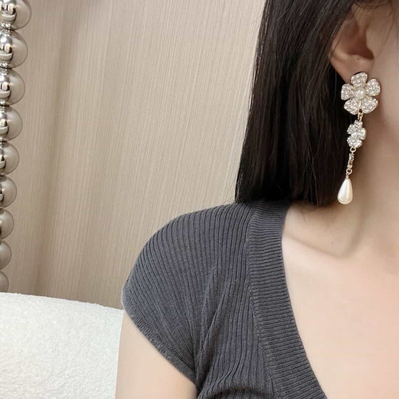 ☑️CHANEL香奈儿C4双c满钻珍珠花朵花盆耳钉耳环 - Image 5