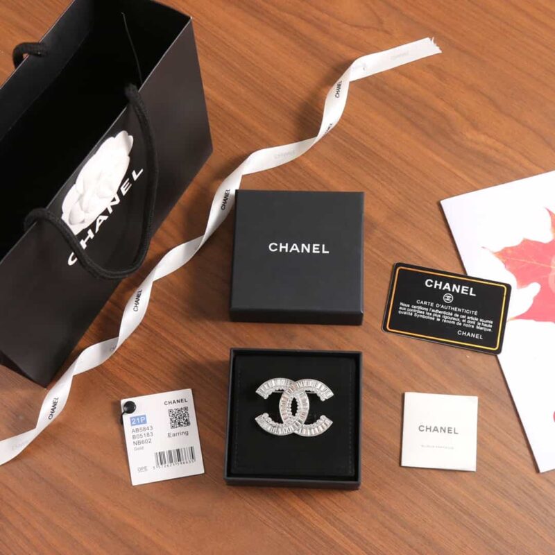 ☑️CHANEL香奈儿双c方钻胸针 - Image 3