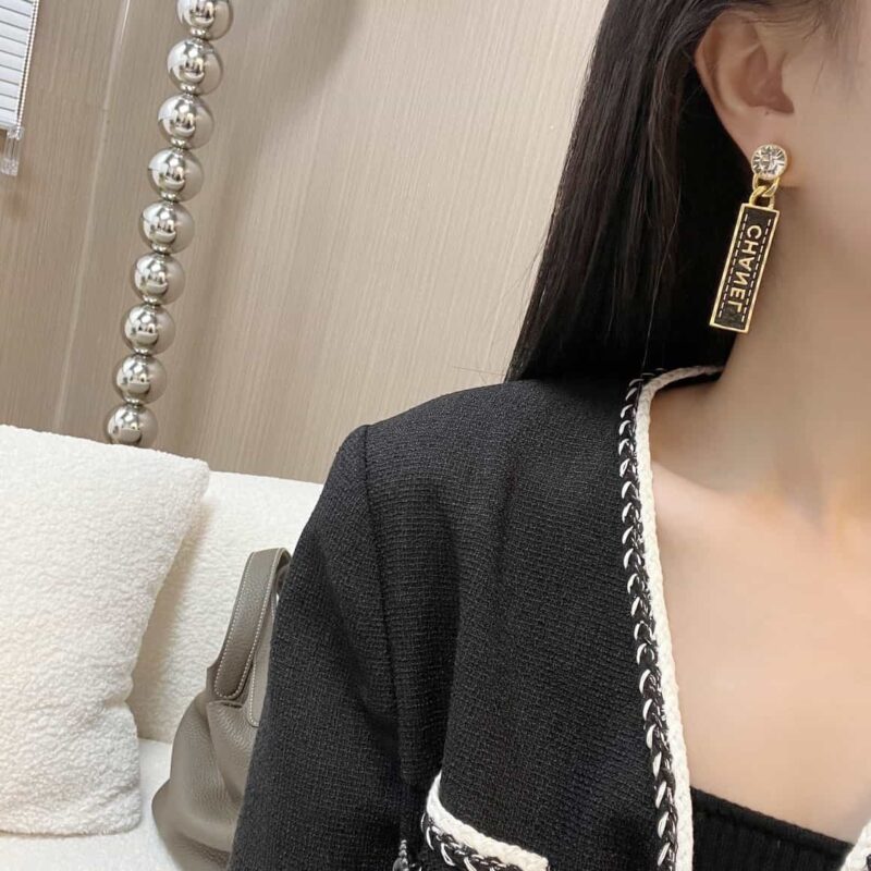 ☑️ 香奈儿c2双c黑色条状皮耳环耳钉 - Image 5